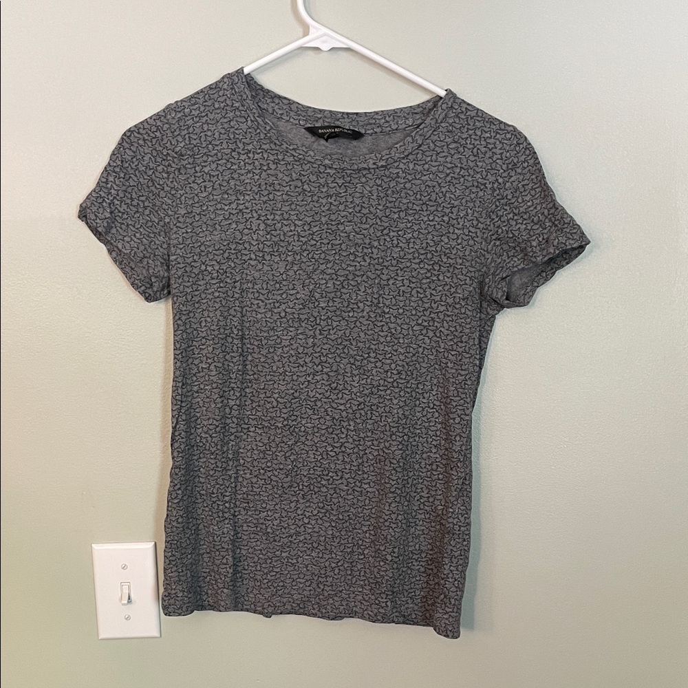 Banana Republic factory Heather Gray Short Sleeve Patterned Tee